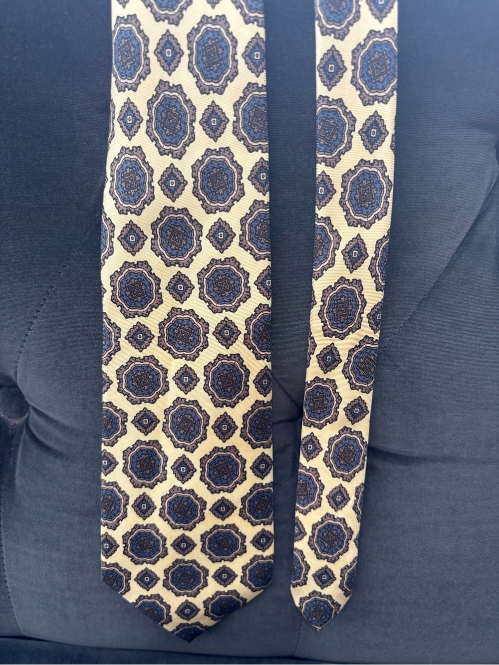 ISECO Made in Italy Yellow Medallion Pattern Tie